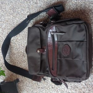 Mahogany Filson Travel Bag